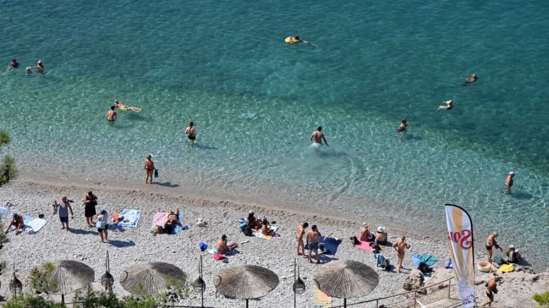 Καιρός:-Έως-39-βαθμούς-σήμερα,-μελτέμια-7-μποφόρ-στο-Αιγαίο,-η-πρόγνωση-μέχρι-την-Τετάρτη