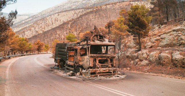 Γιατί-κάηκε-η-Αττικοβοιωτία:-Υπεροπλία-στον-αέρα,-αλλά-η-μάχη-χάθηκε-στο-έδαφος