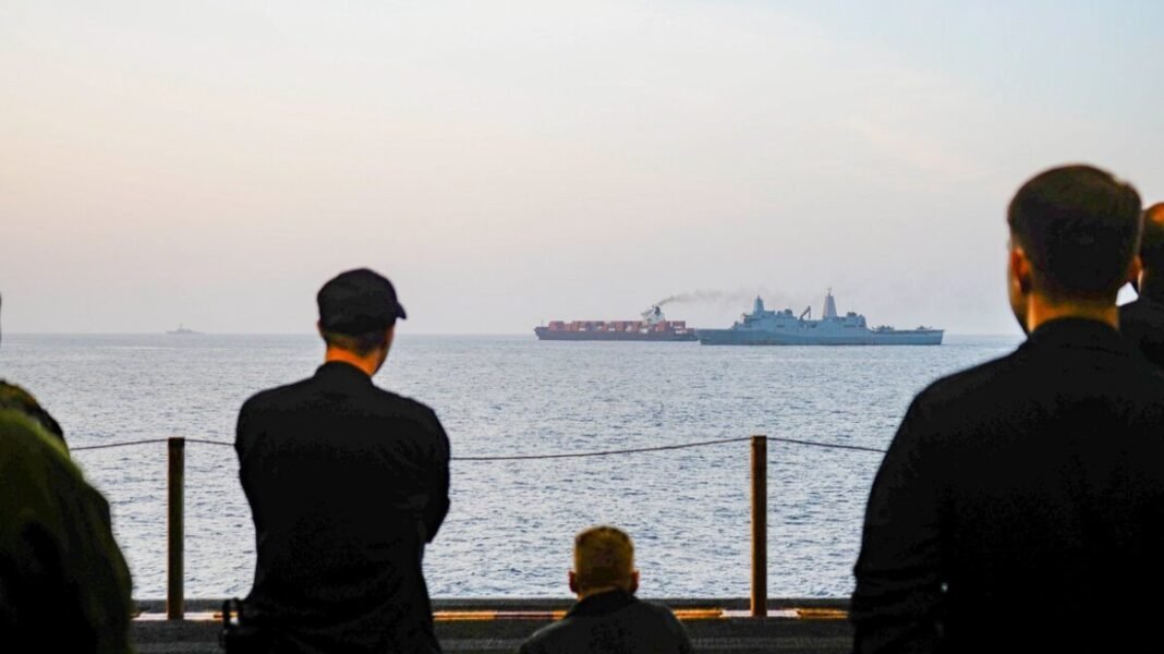 Συναγερμός στον Κόλπο του Ομάν: Επίθεση με ελικόπτερο σε containership, φωτιά στο μηχανοστάσιο Συναγερμός-στον-Κόλπο-του-Ομάν:-Επίθεση-με-ελικόπτερο-σε-containership,-φωτιά-στο-μηχανοστάσιο