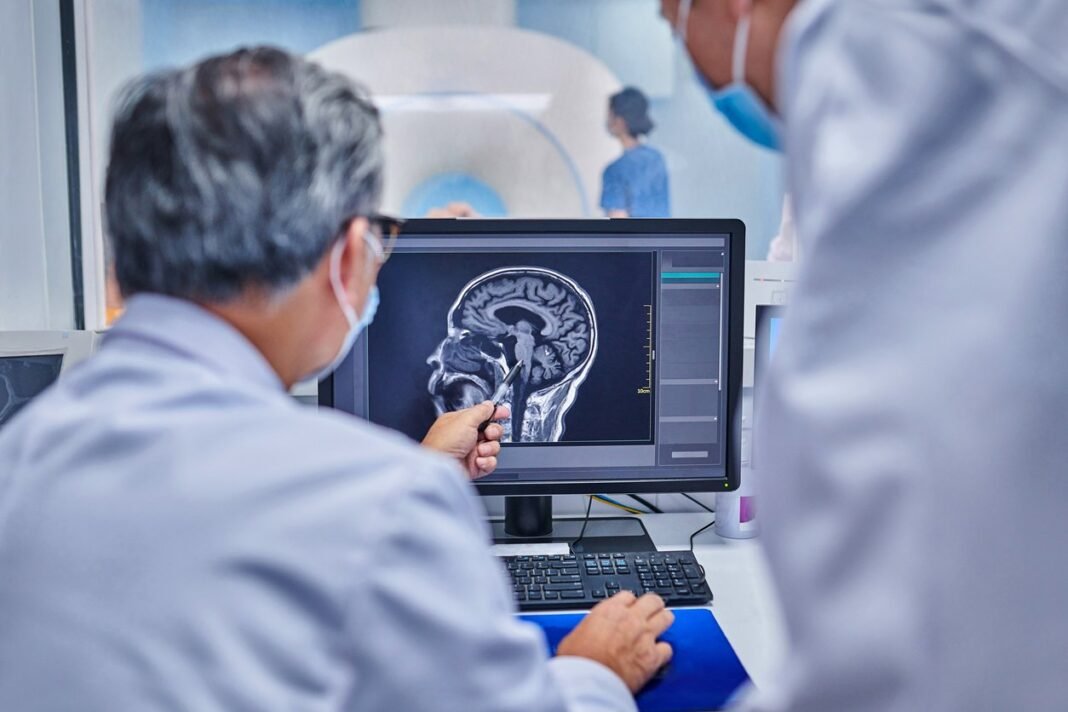 Αλτσχάιμερ: «Έξυπνη» διάγνωση με PET Scan, γενετικό έλεγχο και AI – Η σημασία των φροντιστών Αλτσχάιμερ:-«Έξυπνη»-διάγνωση-με-pet-scan,-γενετικό-έλεγχο-και-ai-–-Η-σημασία-των-φροντιστών