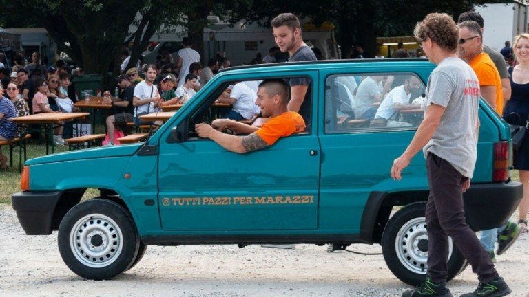 Ούτε η τεχνητή νοημοσύνη θα μπορούσε να δημιουργήσει το συγκεκριμένο Fiat Panda (+video) Ούτε-η-τεχνητή-νοημοσύνη-θα-μπορούσε-να-δημιουργήσει-το-συγκεκριμένο-fiat-panda-(+video)