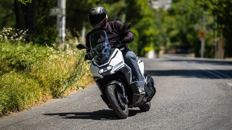Δοκιμή της UM Motorcycles Rockville 300 Δοκιμή-της-um-motorcycles-rockville-300