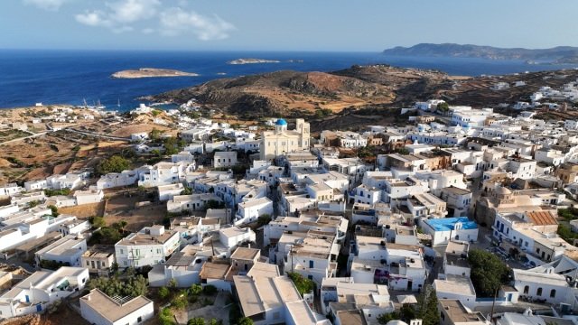 Τραγωδία-στην-Κίμωλο:-Τι-ερευνούν-οι-Αρχές-για-τον-θάνατο-του-17χρονου,-στο-μικροσκόπιο-ο-θερμοσίφωνας-και-η-ηλεκτρολογική-εγκατάσταση