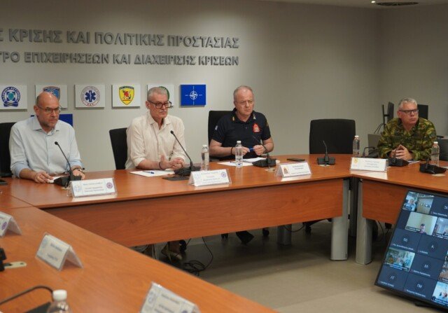 Τουρνάς για πυρκαγιές: Εξαιρετικά κρίσιμη η αυριανή ημέρα, κανένα περιθώριο εφησυχασμού Τουρνάς-για-πυρκαγιές:-Εξαιρετικά-κρίσιμη-η-αυριανή-ημέρα,-κανένα-περιθώριο-εφησυχασμού