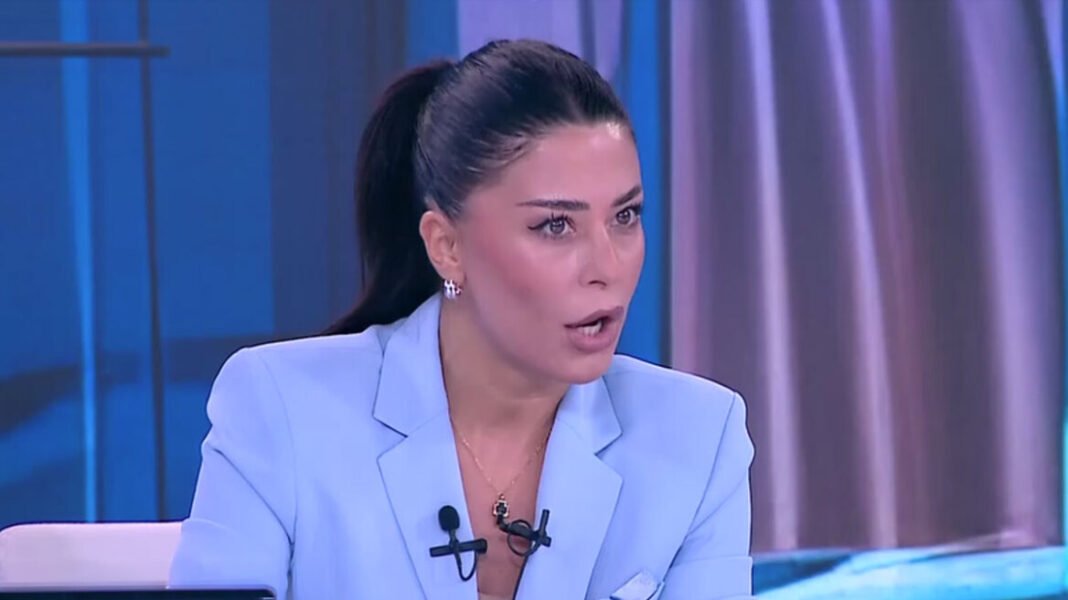 Λατινοπούλου: Για 45 λεπτά δεχόμουν χυδαία επίθεση από τους γύφτους στην Τήνο, η μητέρα μου τρομοκρατήθηκε Λατινοπούλου: Για 45 λεπτά δεχόμουν χυδαία επίθεση από τους γύφτους στην Τήνο, η μητέρα μου τρομοκρατήθηκε