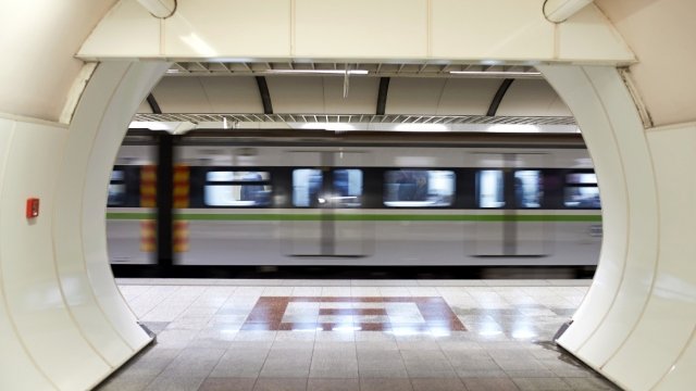 Νεκρός ο άντρας που έπεσε στις ράγες του μετρό στον σταθμό «Άγιος Αντώνιος» Νεκρός-ο-άντρας-που-έπεσε-στις-ράγες-του-μετρό-στον-σταθμό-«Άγιος-Αντώνιος»