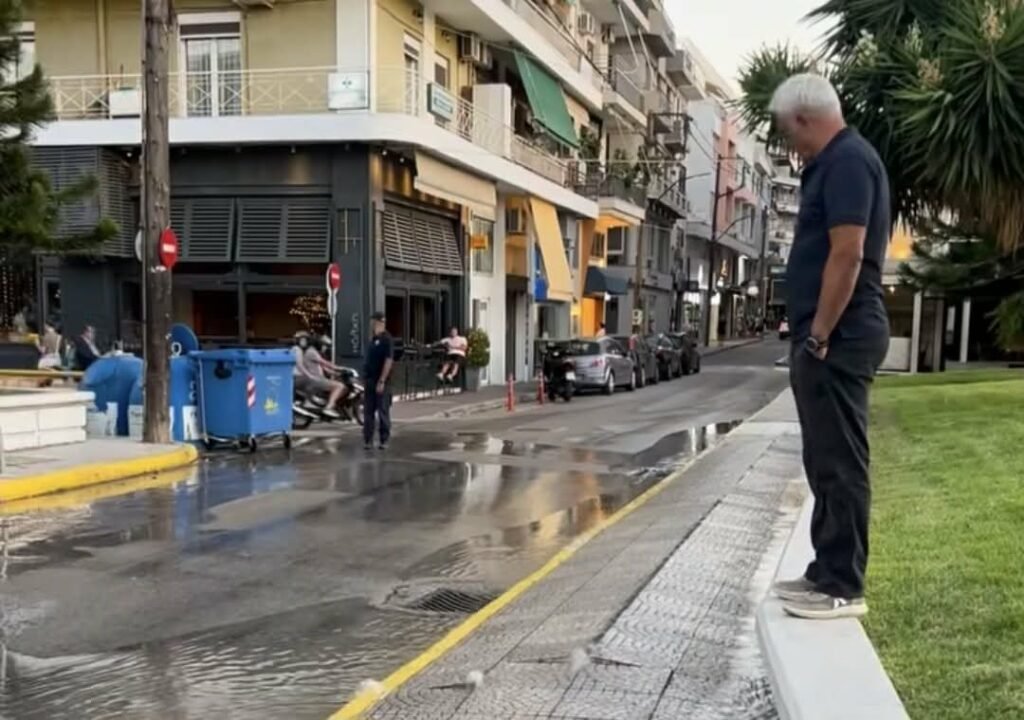 Χαλκίδα:-Τα-λύματα-στη-θάλασσα,-η-αγανάκτηση-των-κατοίκων-και-η-απάντηση-της-Βάκα-στην-αντιπολίτευση