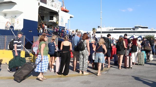 Τα μέτρα της Τροχαίας ενόψει Δεκαπενταύγουστου, τι ισχύει για τα φορτηγά Τα-μέτρα-της-Τροχαίας-ενόψει-Δεκαπενταύγουστου,-τι-ισχύει-για-τα-φορτηγά