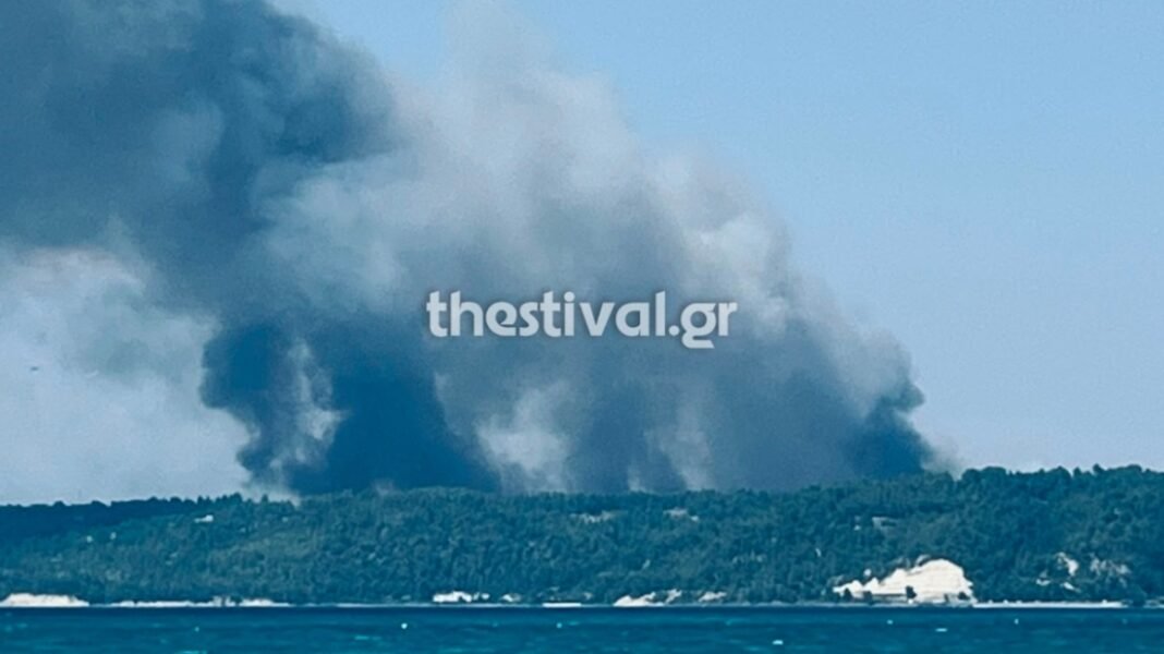 Μεγάλη φωτιά στη Χαλκιδική, εκκενώνονται Σίβηρη και Φούρκα – Μέτωπα σε Αιτωλοακαρνανία και Ηλεία Μεγάλη-φωτιά-στη-Χαλκιδική,-εκκενώνονται-Σίβηρη-και-Φούρκα-–-Μέτωπα-σε-Αιτωλοακαρνανία-και-Ηλεία