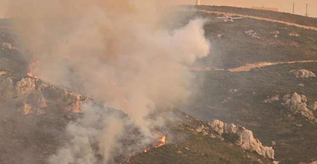 Φωτιά στην Κω: Σηκώθηκαν 3 αεροσκάφη και 2 ελικόπτερα, δείτε φωτογραφίες Φωτιά-στην-Κω:-Σηκώθηκαν-3-αεροσκάφη-και-2-ελικόπτερα,-δείτε-φωτογραφίες