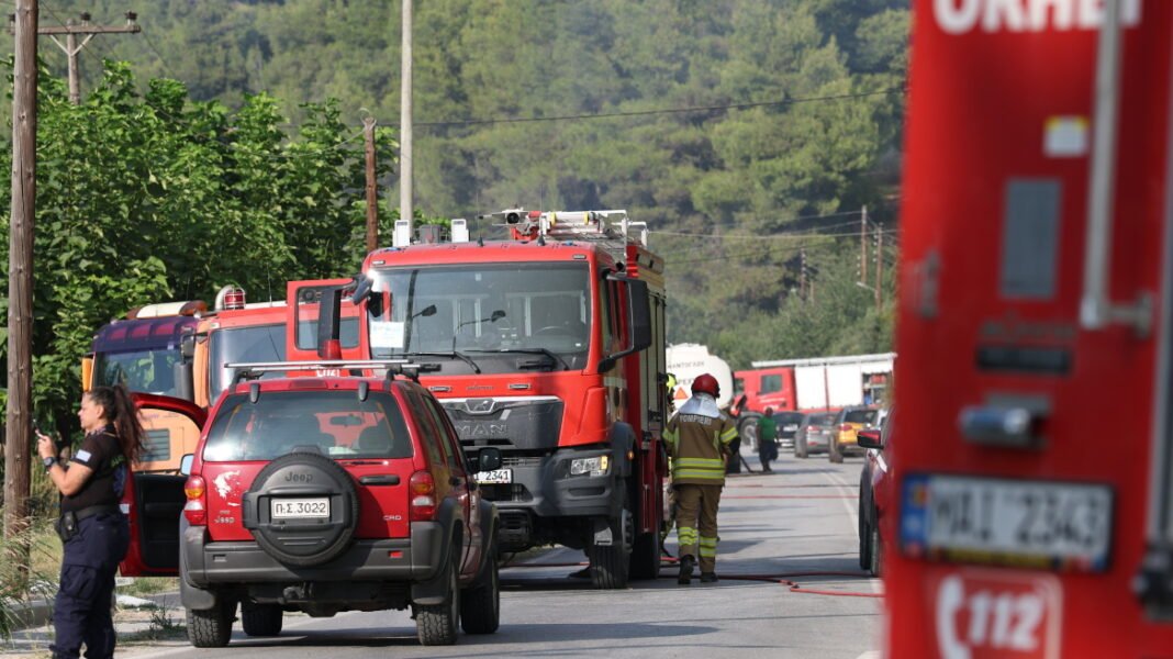 Χαλκιδική: Παραμένουν οι πυροσβεστικές δυνάμεις στην Κασσάνδρα, κλειστός ο δρόμος Σίβηρη – Φούρκα Χαλκιδική:-Παραμένουν-οι-πυροσβεστικές-δυνάμεις-στην-Κασσάνδρα,-κλειστός-ο-δρόμος-Σίβηρη-–-Φούρκα