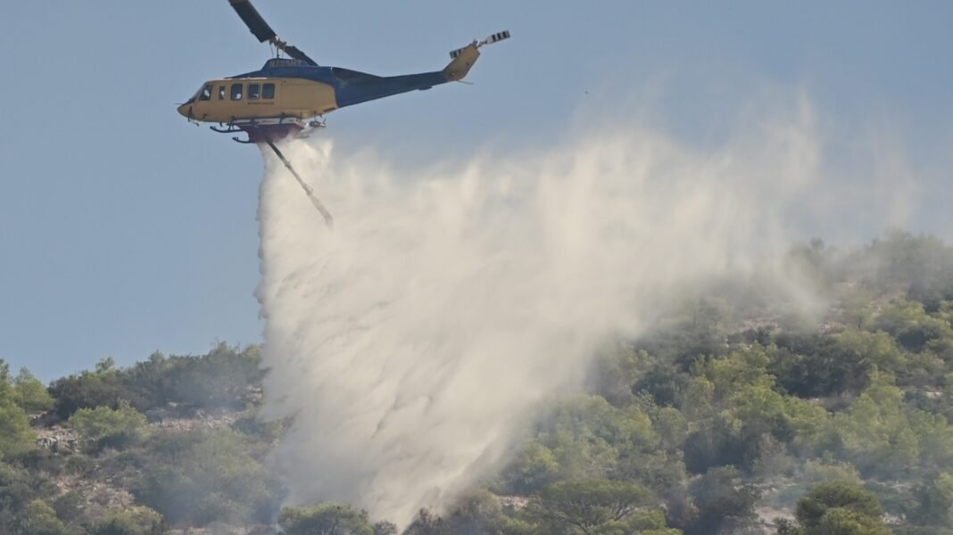 Φωτιά στη Σκύρο: Εστάλη 112 για εκκένωση του Αγίου Φωκά, επιχειρούν πέντε εναέρια μέσα Φωτιά-στη-Σκύρο:-Εστάλη-112-για-εκκένωση-του-Αγίου-Φωκά,-επιχειρούν-πέντε-εναέρια-μέσα