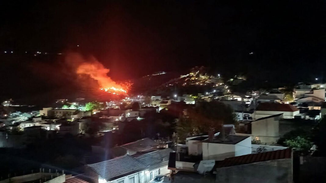 Φωτιά στην Κριτσά Λασιθίου: 112 για ετοιμότητα, ισχυρές δυνάμεις της πυροσβεστικής Φωτιά-στην-Κριτσά-Λασιθίου:-112-για-ετοιμότητα,-ισχυρές-δυνάμεις-της-πυροσβεστικής