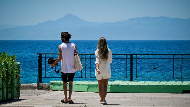 Καιρός:-Εξασθενούν-τα-μελτέμια,-ανεβαίνει-η-θερμοκρασία,-πού-υπάρχει-υψηλός-κίνδυνος-πυρκαγιάς