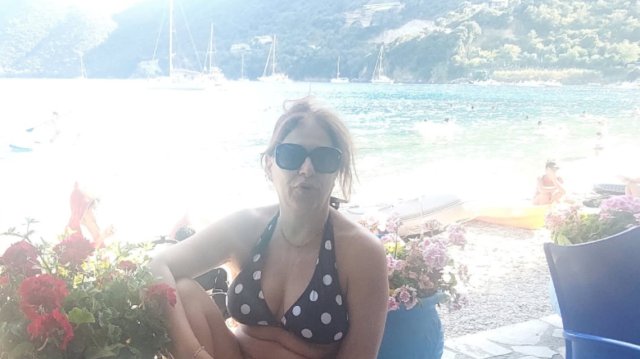 Η φωτογραφία της Ελένης Ράντου από τις διακοπές της στη Λευκάδα με μαγιό: «Δεν είναι νησί, είναι θεραπεία», έγραψε Η-φωτογραφία-της-Ελένης-Ράντου-από-τις-διακοπές-της-στη-Λευκάδα-με-μαγιό:-«Δεν-είναι-νησί,-είναι-θεραπεία»,-έγραψε