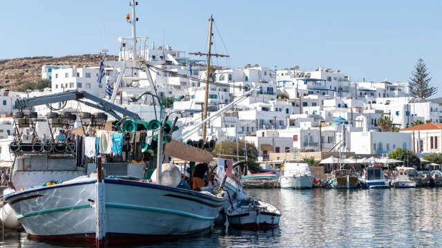 Αλιείς εν πλω: Σειρά ντοκιμαντέρ για τους ψαράδες της Πάρου – Τα δίχτυα, ο λαγοκέφαλος και ένα νέο πρόβλημα Αλιείς-εν-πλω:-Σειρά-ντοκιμαντέρ-για-τους-ψαράδες-της-Πάρου-–-Τα-δίχτυα,-ο-λαγοκέφαλος-και-ένα-νέο-πρόβλημα
