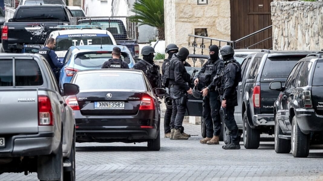 Νέο επεισόδιο ανάμεσα στις οικογένειες Καργάκη και Φραγκιαδάκη στα Βορίζια, συνελήφθησαν και αφέθηκαν ελεύθερες δύο γυναίκες Νέο-επεισόδιο-ανάμεσα-στις-οικογένειες-Καργάκη-και-Φραγκιαδάκη-στα-Βορίζια,-συνελήφθησαν-και-αφέθηκαν-ελεύθερες-δύο-γυναίκες