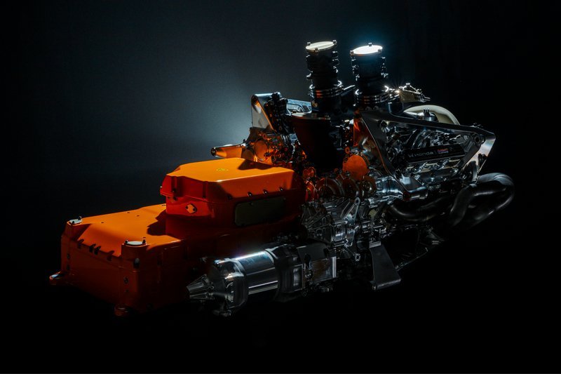 Ο Toto Wolff επιβεβαιώνει την επιστροφή της Formula 1 στους V8 με κατανομή ισχύος 80:20 Ο-toto-wolff-επιβεβαιώνει-την-επιστροφή-της-formula-1-στους-v8-με-κατανομή-ισχύος-80:20