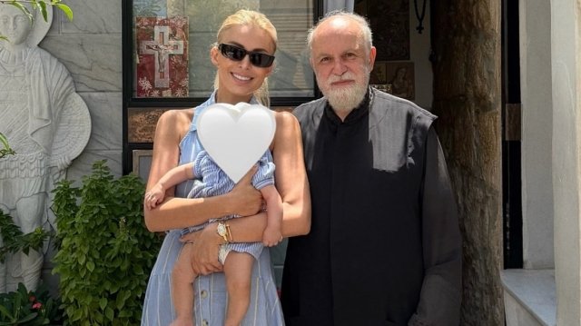 Η Κατερίνα Καινούργιου επισκέφθηκε με την κόρη της τον πνευματικό της: «Μια ευλογία που έγινε ζωή» Η-Κατερίνα-Καινούργιου-επισκέφθηκε-με-την-κόρη-της-τον-πνευματικό-της:-«Μια-ευλογία-που-έγινε-ζωή»