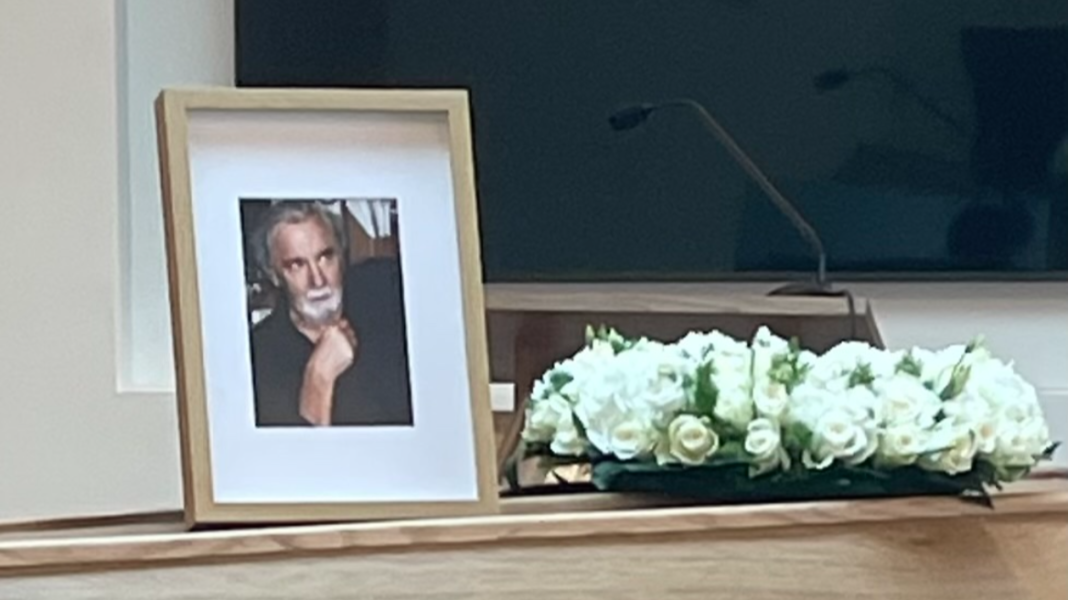 Στο Αποτεφρωτήριο Ριτσώνας το τελευταίο «αντίο» στον Κωνσταντίνο Τσουκαλά Στο-Αποτεφρωτήριο-Ριτσώνας-το-τελευταίο-«αντίο»-στον-Κωνσταντίνο-Τσουκαλά
