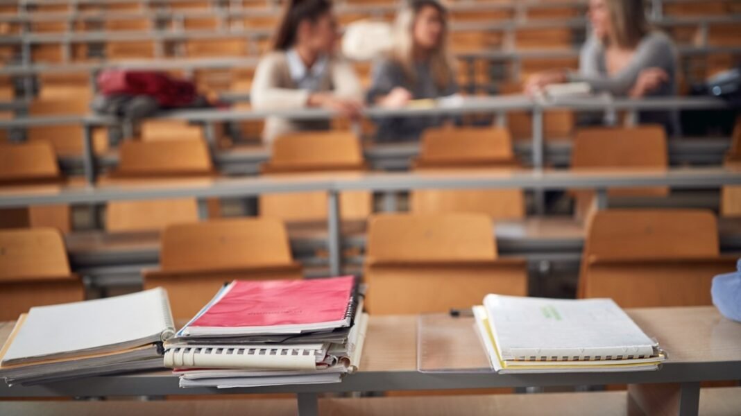 Προσφυγές κατά του Πανεπιστημίου Λευκωσίας από τα δύο μη κρατικά πανεπιστήμια των οποίων η άδεια λειτουργίας ακυρώθηκε από το ΣτΕ Προσφυγές-κατά-του-Πανεπιστημίου-Λευκωσίας-από-τα-δύο-μη-κρατικά-πανεπιστήμια-των-οποίων-η-άδεια-λειτουργίας-ακυρώθηκε-από-το-ΣτΕ