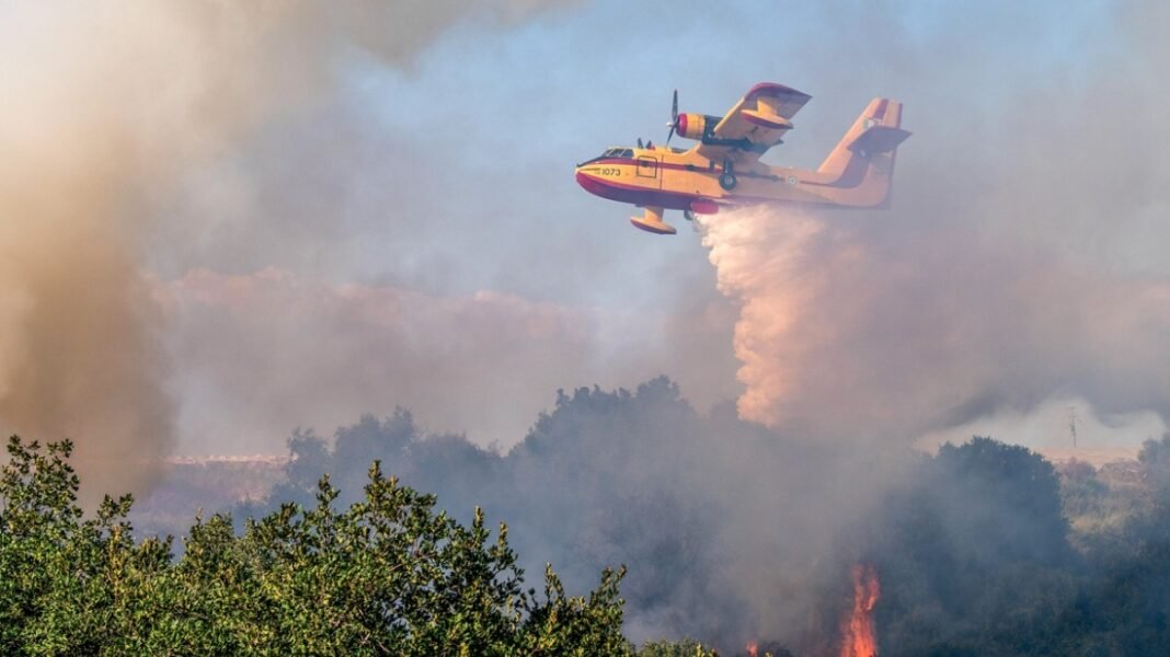 Φωτιά τώρα στο Μεσοχώρι Μεσσηνίας, 112 για ετοιμότητα, σηκώθηκαν πέντε εναέρια Φωτιά-τώρα-στο-Μεσοχώρι-Μεσσηνίας,-112-για-ετοιμότητα,-σηκώθηκαν-πέντε-εναέρια