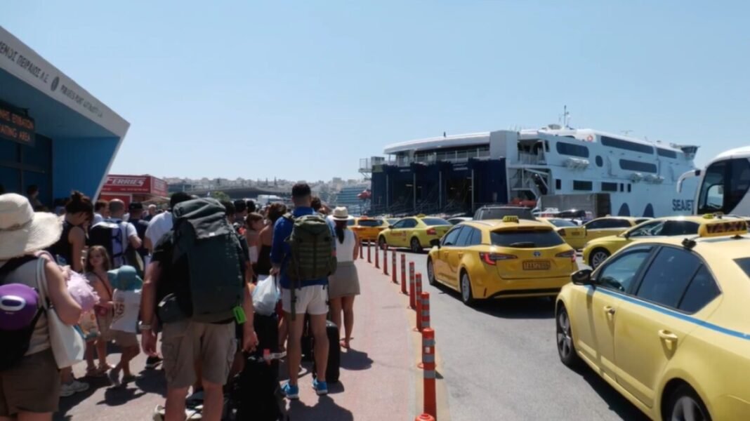 Το αδιαχώρητο στα λιμάνια: Φεύγουν και οι τελευταίοι αδειούχοι του Αυγούστου, πάνω από 80.000 αναχωρήσεις, δείτε βίντεο Το-αδιαχώρητο-στα-λιμάνια: Φεύγουν-και-οι-τελευταίοι-αδειούχοι-του-Αυγούστου,-πάνω-από-80.000-αναχωρήσεις,-δείτε-βίντεο