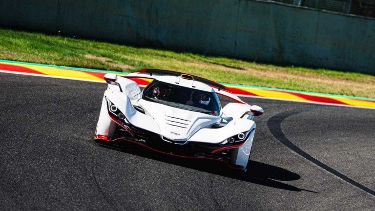 Τσεχικό-supercar-έσπασε-κατά-λάθος-το-ρεκόρ-στο-spa!