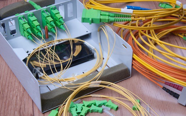 ‘Ιντερνετ:-Τα-24 mbps του-χαλκού-κρατούν-την-πρωτιά,-παρά-την-άνοδο-της-οπτικής-ίνας