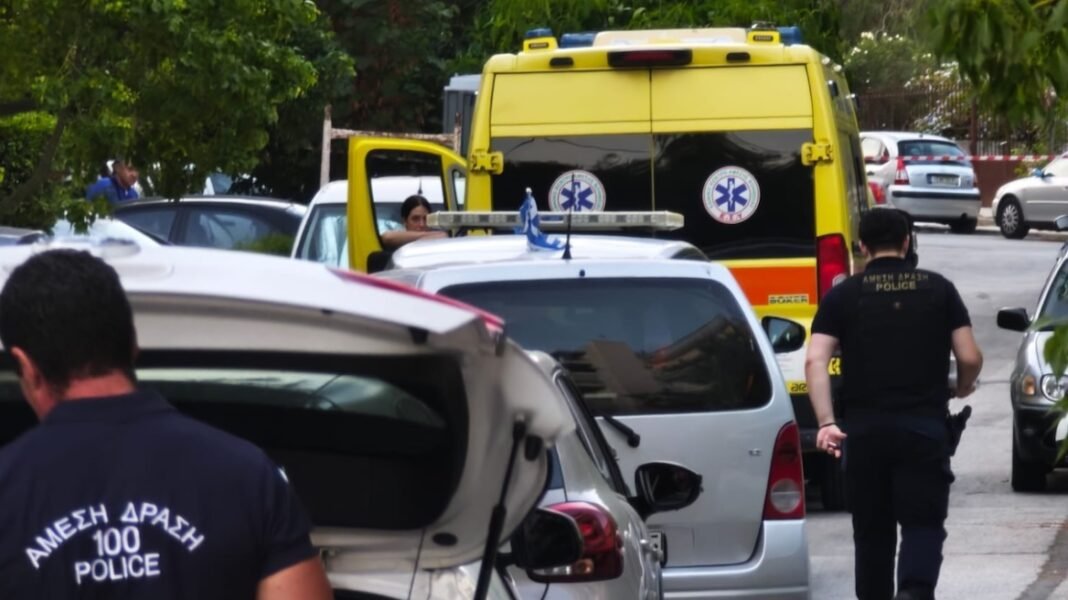 Δύο νεκροί από πυροβολισμούς σε είσοδο πολυκατοικίας στη Νέα Σμύρνη Δύο-νεκροί-από-πυροβολισμούς-σε-είσοδο-πολυκατοικίας-στη-Νέα-Σμύρνη