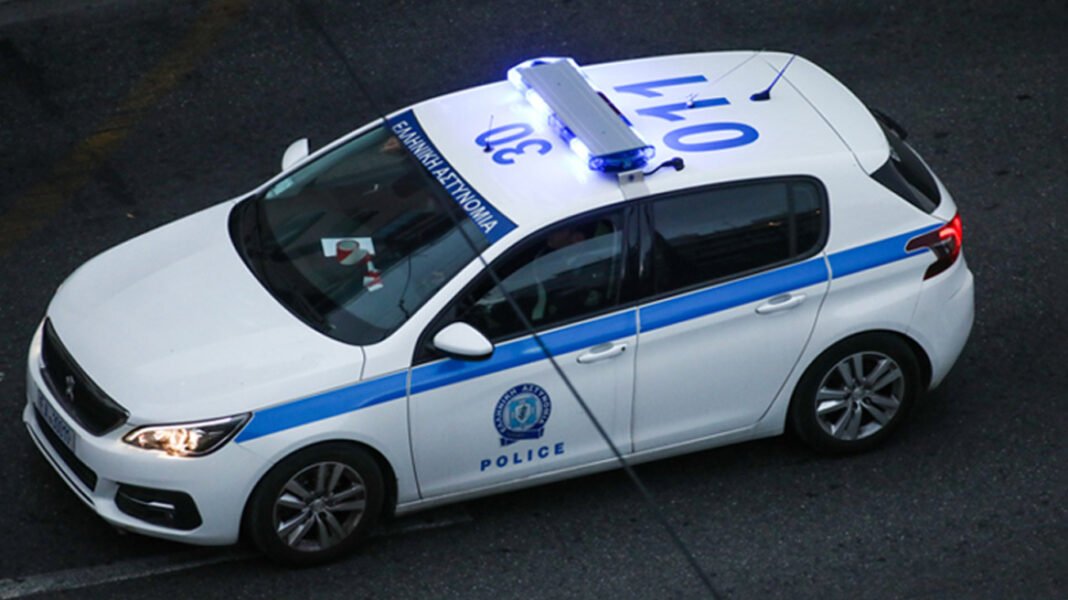 Άνδρας απειλούσε να λουστεί με βενζίνη στο Αστυνομικό Τμήμα Δυτικής Αχαΐας Άνδρας-απειλούσε-να-λουστεί-με-βενζίνη-στο-Αστυνομικό-Τμήμα-Δυτικής-Αχαΐας