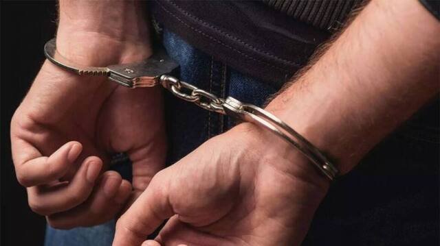 Σύλληψη 32χρονου στη Φλώρινα για stalking στην Ιταλία, εκκρεμούσε σε βάρος του Ευρωπαϊκό Ένταλμα Σύλληψη-32χρονου-στη-Φλώρινα-για-stalking-στην-Ιταλία,-εκκρεμούσε-σε-βάρος-του-Ευρωπαϊκό-Ένταλμα