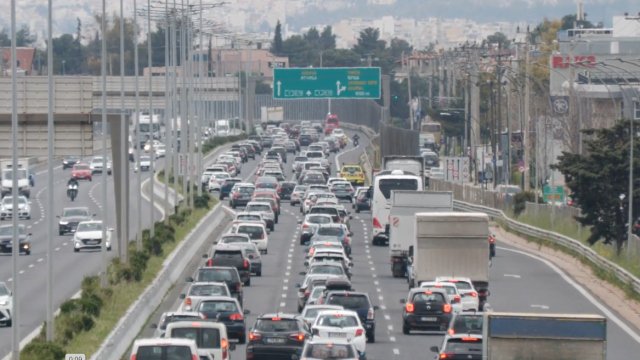 Tαλαιπωρία για τους οδηγούς στην Εθνική Οδό Αθηνών – Κορίνθου στο ρεύμα εισόδου: Σημειωτόν η κίνηση σε Κινέτα και Μέγαρα tαλαιπωρία-για-τους-οδηγούς-στην-Εθνική-Οδό-Αθηνών-–-Κορίνθου-στο-ρεύμα-εισόδου:-Σημειωτόν-η-κίνηση-σε-Κινέτα-και-Μέγαρα