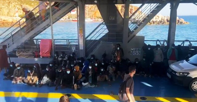 Εκτακτη σύσκεψη συγκάλεσε ο Περιφερειάρχης Βορείου Αιγαίου για την μεταφορά μεταναστών από την Κρήτη στη Λέσβο και τη Σάμο Εκτακτη-σύσκεψη-συγκάλεσε-ο-Περιφερειάρχης-Βορείου-Αιγαίου-για-την-μεταφορά-μεταναστών-από-την-Κρήτη-στη-Λέσβο-και-τη-Σάμο