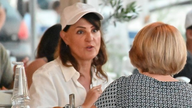 Το-χειρόγραφο-σημείωμα-στην-«Τούλα»-–-Νία-Βαρντάλος-που-της-άφησαν-στο-δωμάτιο-ξενοδοχείου-όπου-έμεινε-στην-Ελλάδα