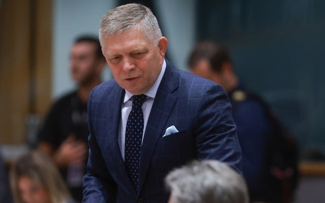 Φίτσο: Η Σλοβακία σχεδιάζει την κατάργηση του φόρου συναλλαγών από το 2027 Φίτσο:-Η-Σλοβακία-σχεδιάζει-την-κατάργηση-του-φόρου-συναλλαγών-από-το-2027