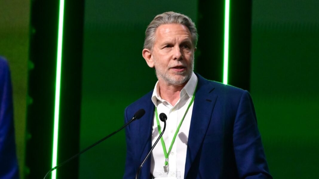 Γερουλάνος: «Μνημειώδης αποτυχία» το Ταμείο Ανάκαμψης, τα 100 έργα και δράσεις που κόπηκαν ή έμειναν πίσω