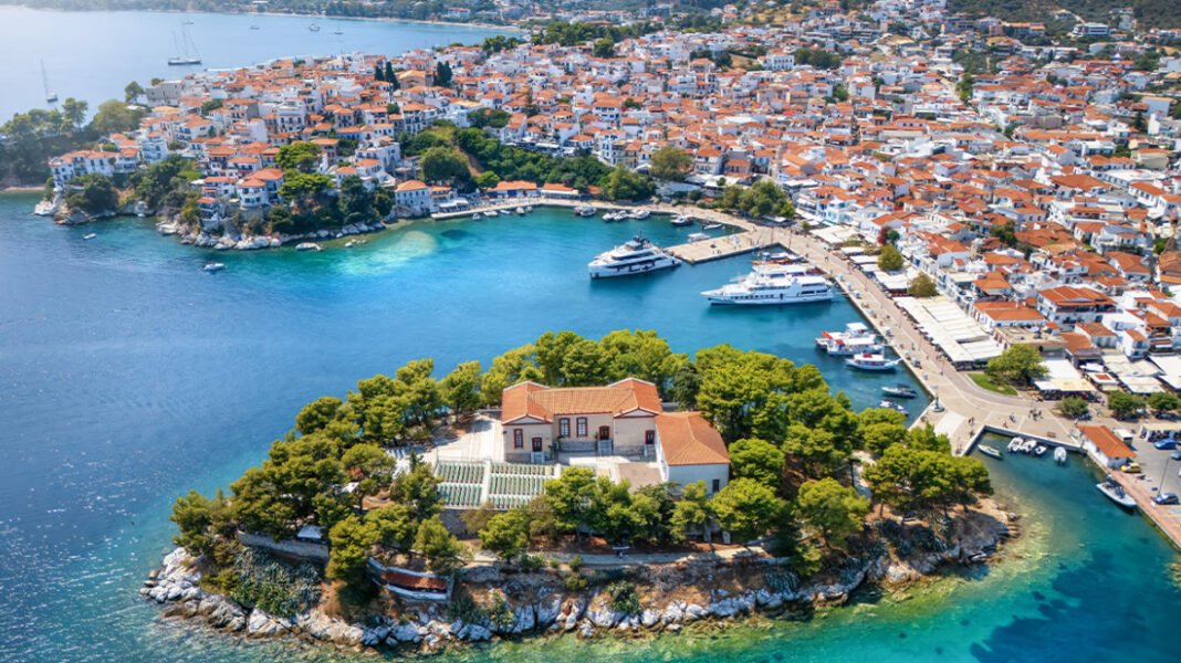 Ταλαιπωρία για επιβάτες στην Σκιάθο, πλοίο συγκρούστηκε με θαλάσσιο ταξί και παραμένει στο λιμάνι Ταλαιπωρία-για-επιβάτες-στην-Σκιάθο,-πλοίο-συγκρούστηκε-με-θαλάσσιο-ταξί-και-παραμένει-στο-λιμάνι