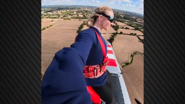 Η Σίντνεϊ Σουίνι έκανε wing walking πάνω σε ένα αεροπλάνο εν ώρα πτήσης: Τομ Κρουζ πρόσεχε, έγραψε Η-Σίντνεϊ-Σουίνι-έκανε-wing-walking-πάνω-σε-ένα-αεροπλάνο-εν-ώρα-πτήσης:-Τομ-Κρουζ-πρόσεχε,-έγραψε