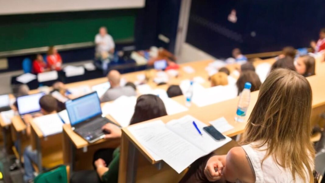 Εγγραφές πρωτοετών στα ΑΕΙ: Όλα όσα πρέπει να γνωρίζουν οι επιτυχόντες των Πανελλαδικών 2026 Εγγραφές-πρωτοετών-στα-ΑΕΙ:-Όλα-όσα-πρέπει-να-γνωρίζουν-οι-επιτυχόντες-των-Πανελλαδικών-2026