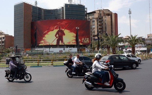 Ιράν: Ουρές έξω από τα βενζινάδικα στην Τεχεράνη μετά την ανακοίνωση των αμερικανικών κυρώσεων Ιράν:-Ουρές-έξω-από-τα-βενζινάδικα-στην-Τεχεράνη-μετά-την-ανακοίνωση-των-αμερικανικών-κυρώσεων