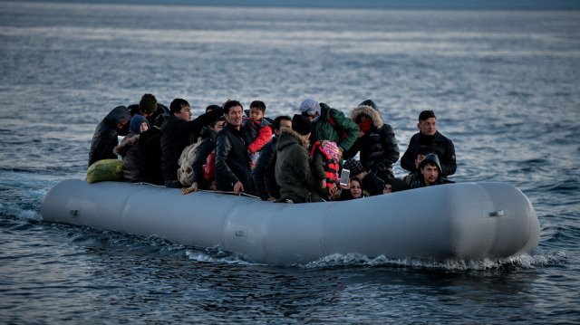 Περίπου 45 μετανάστες εντοπίστηκαν σε λέμβο νότια των Καλών Λιμένων στην Κρήτη Περίπου-45-μετανάστες-εντοπίστηκαν-σε-λέμβο-νότια-των-Καλών-Λιμένων-στην-Κρήτη