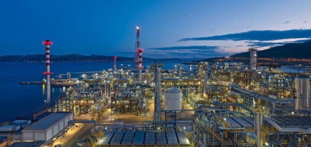 Motor Oil: Η μεγάλη επιστροφή του διυλιστηρίου, η απομόχλευση και το στοίχημα της συνέχειας motor-oil:-Η-μεγάλη-επιστροφή-του-διυλιστηρίου,-η-απομόχλευση-και-το-στοίχημα-της-συνέχειας