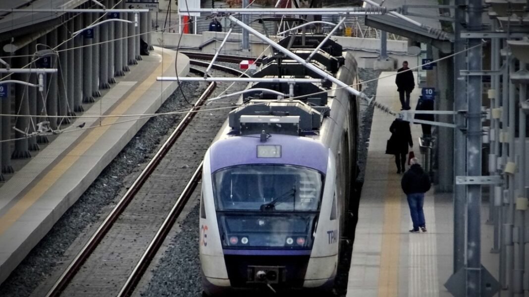 Ομαλοποιείται η σιδηροδρομική κυκλοφορία στον Προαστιακό στο τμήμα Νέα Πέραμος – ‘Ανω Λιόσια έπειτα από φωτιά στον Ασπρόπυργο Ομαλοποιείται-η-σιδηροδρομική-κυκλοφορία-στον-Προαστιακό-στο-τμήμα-Νέα-Πέραμος-–-‘Ανω-Λιόσια-έπειτα-από-φωτιά-στον-Ασπρόπυργο