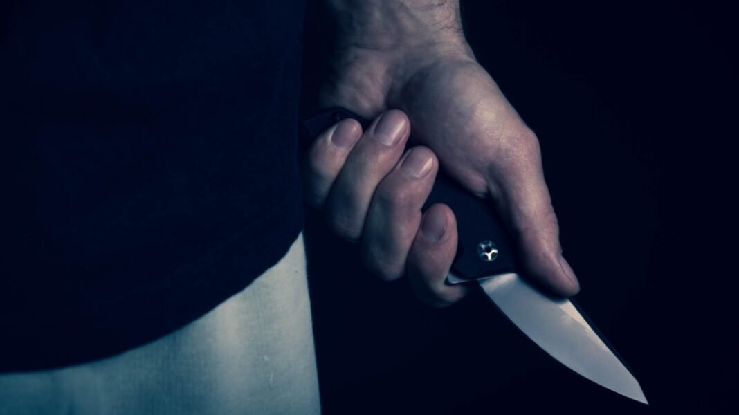 «Με χτυπούσε με δύο μαχαίρια»: Ελεύθερη η 25χρονη που δέχθηκε επίθεση από τον 31χρονο στο σπίτι του στη Θεσσαλονίκη «Με-χτυπούσε-με-δύο-μαχαίρια»:-Ελεύθερη-η-25χρονη-που-δέχθηκε-επίθεση-από-τον-31χρονο-στο-σπίτι-του-στη-Θεσσαλονίκη