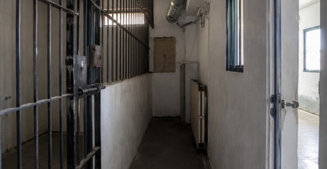 Πωλούνται πρώην κρατητήρια της ΕΛΑΣ στη Θεσσαλονίκη έναντι 180.000 ευρώ, δείτε βίντεο Πωλούνται-πρώην-κρατητήρια-της-ΕΛΑΣ-στη-Θεσσαλονίκη-έναντι-180.000-ευρώ,-δείτε-βίντεο