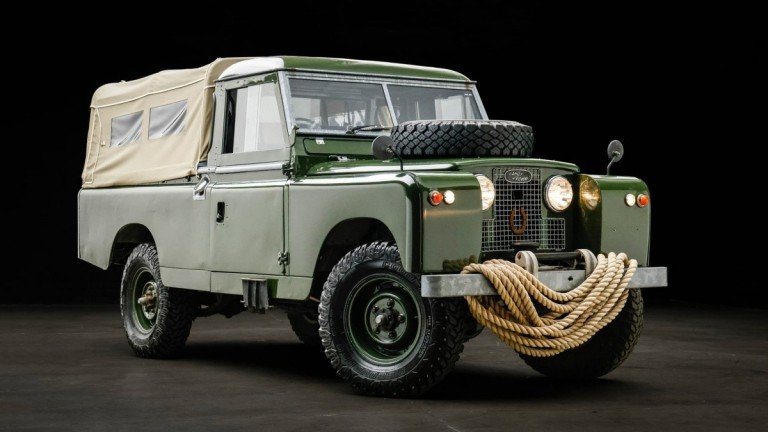 Σε δημοπρασία το Land Rover Series II του Ντανιέλ Κρέιγκ Σε-δημοπρασία-το-land-rover-series-ii-του-Ντανιέλ-Κρέιγκ