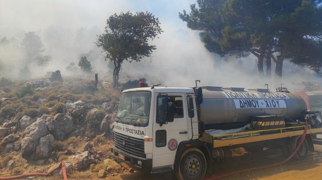 Σύλληψη άνδρα για την πυρκαγιά στο Βίκι της Χίου, υπό έλεγχο η φωτιά Σύλληψη-άνδρα-για-την-πυρκαγιά-στο-Βίκι-της-Χίου,-υπό-έλεγχο-η-φωτιά