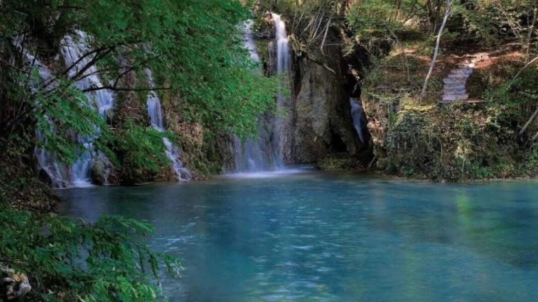 Πώς έγινε η τραγωδία με τη 18χρονη σε καταρράκτη στη Βέροια: Το «αχ» πριν πέσει στο νερό και η προσπάθεια του φίλου της να τη σώσει Πώς-έγινε-η-τραγωδία-με-τη-18χρονη-σε-καταρράκτη-στη-Βέροια:-Το-«αχ»-πριν-πέσει-στο-νερό-και-η-προσπάθεια-του-φίλου-της-να-τη-σώσει