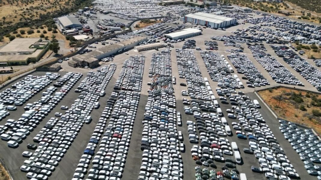 Τριτοκοσμικές καταστάσεις: Αυτοκίνητα υπάρχουν, όχι όμως πινακίδες Τριτοκοσμικές-καταστάσεις:-Αυτοκίνητα-υπάρχουν,-όχι-όμως-πινακίδες